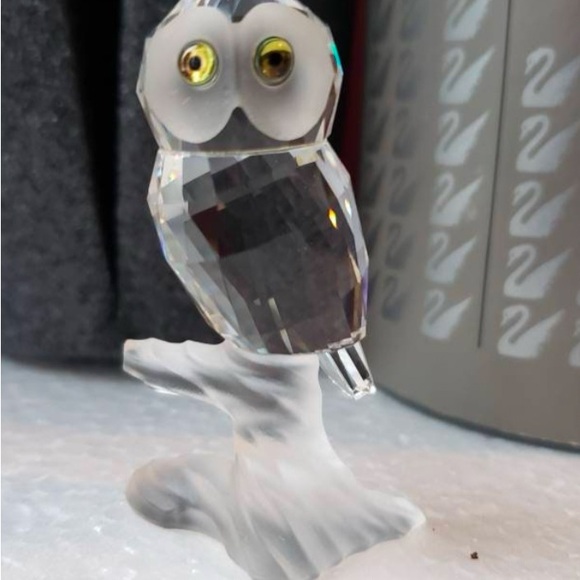 Swarovski crystal Owl Figurine w/ original box and COA - Picture 3 of 4
